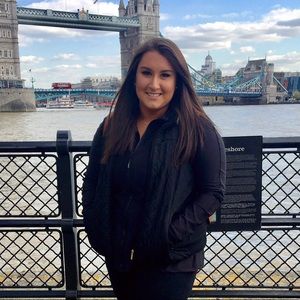 Meet your Posher, Kayla